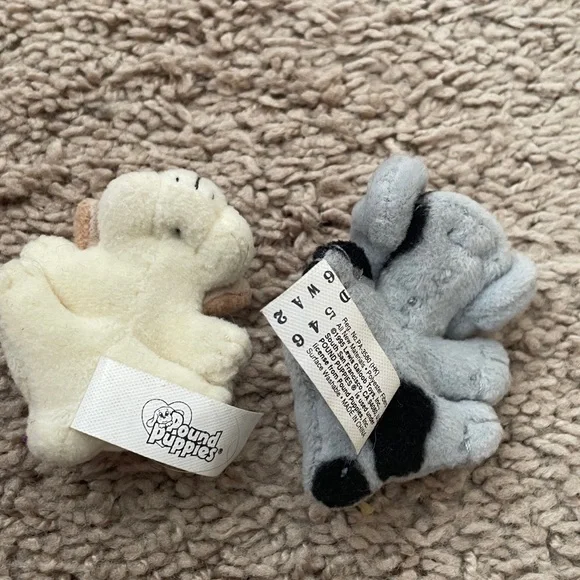 Set of Two Pound Puppies - Picture 2 of 4